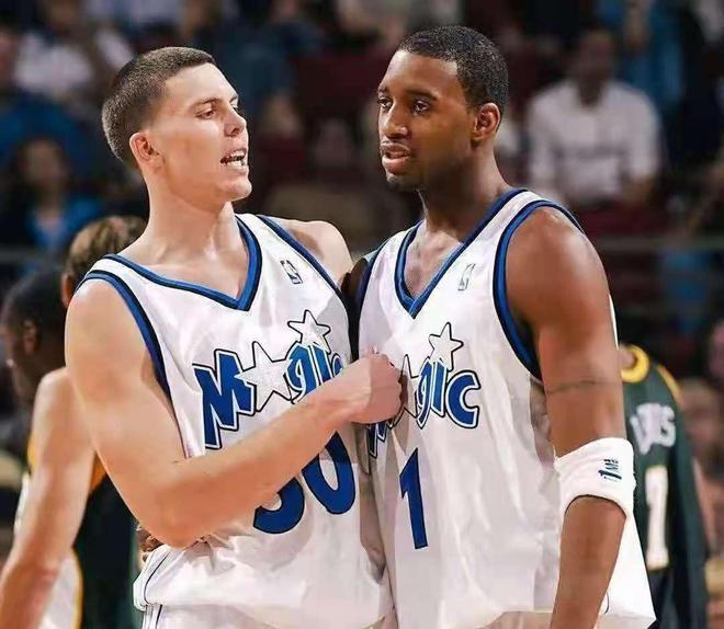 他仍然始终 他仍然始终